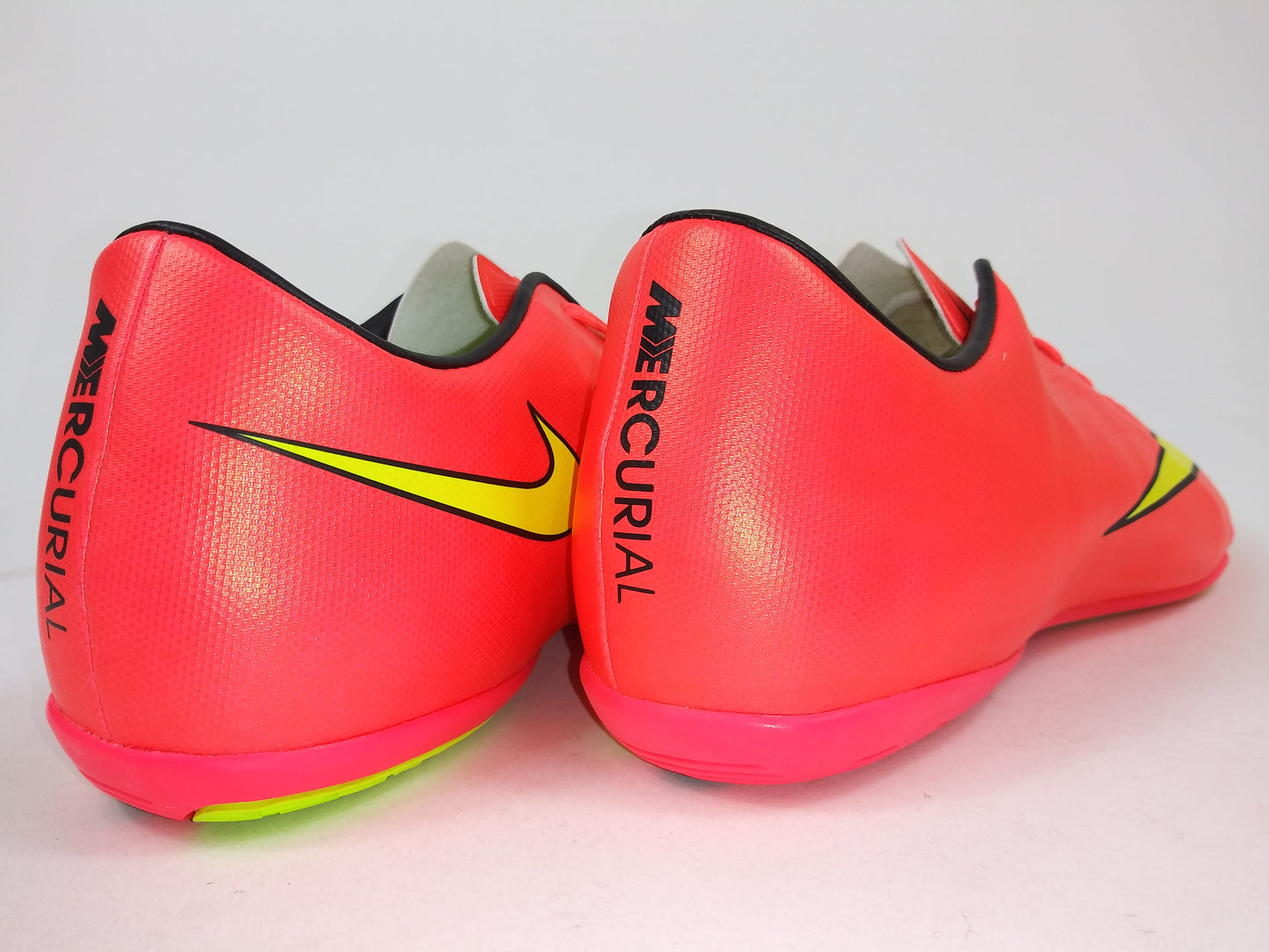 Nike Mercurial Victory V IC Hyper Punch