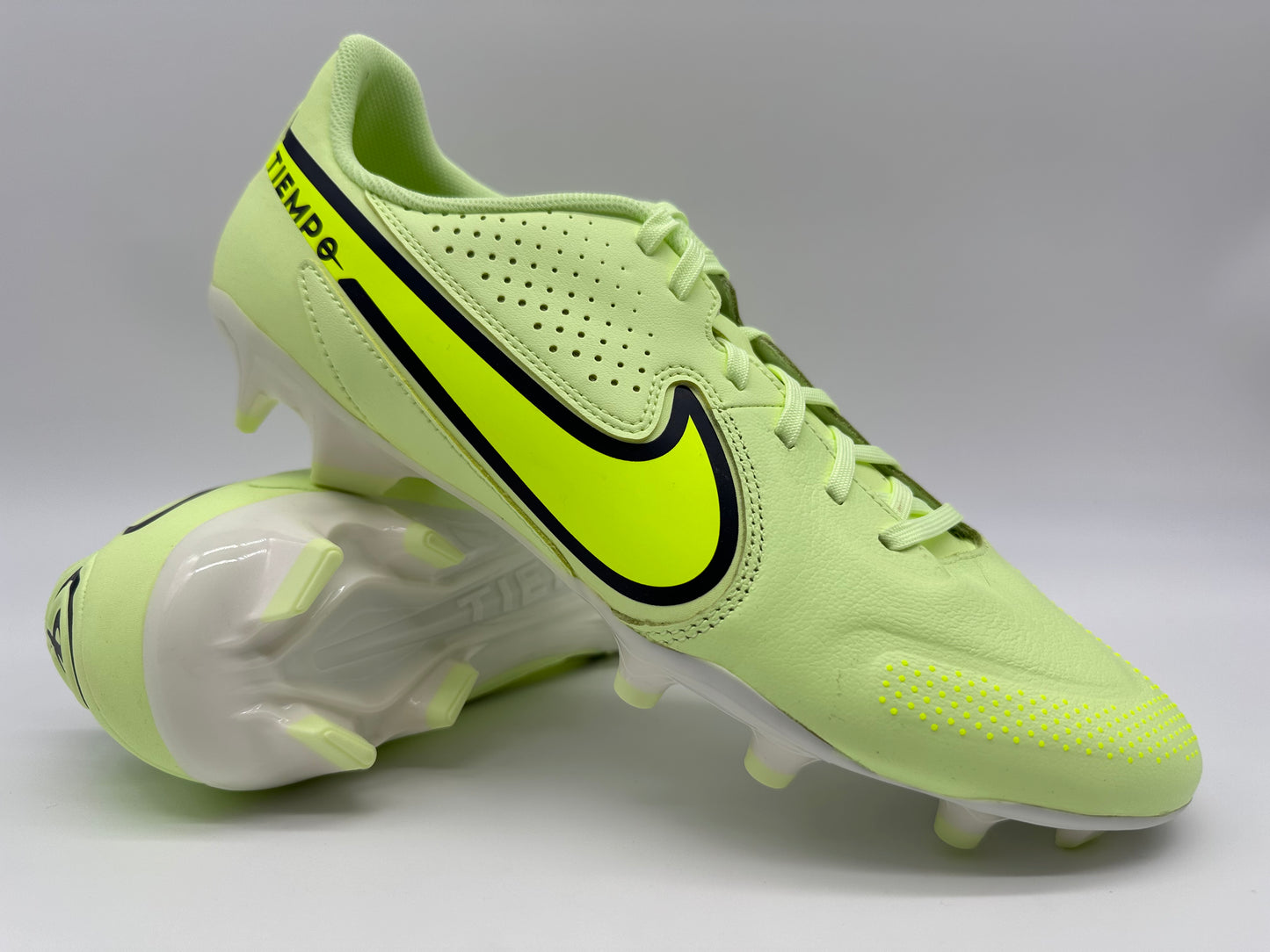 Nike Legend 9 Academy FG/MG Volt