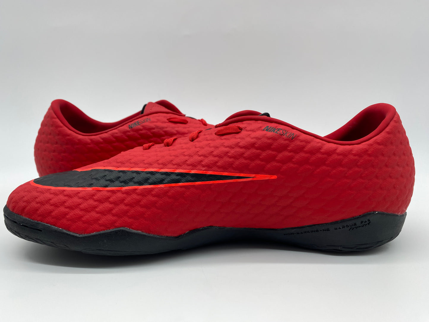 Futsal hypervenom nike sales