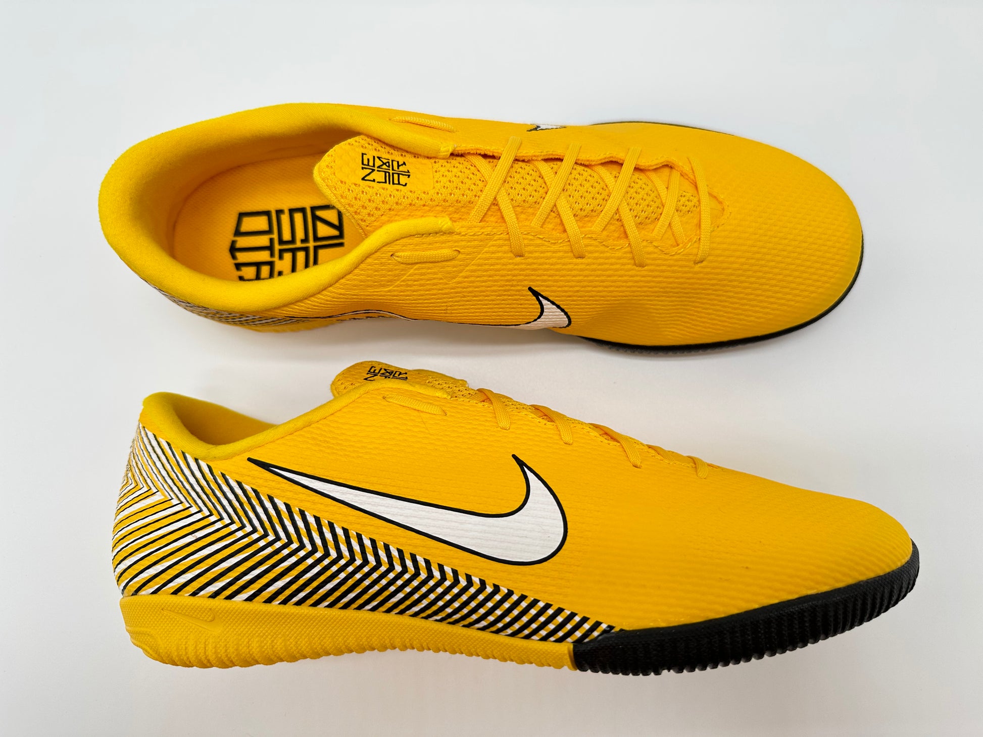 Mens Rare Nike Vapor 12 Academy NJR IC Soccer Cleats Villegas Footwear