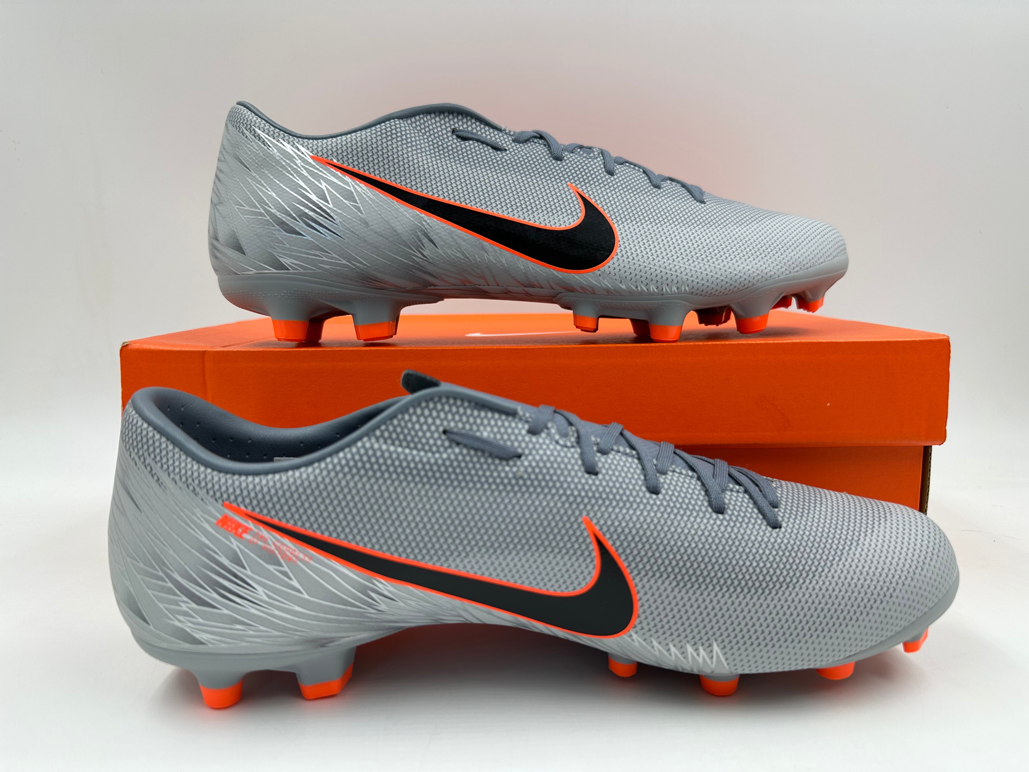 Fashion grey and orange nike soccer cleats