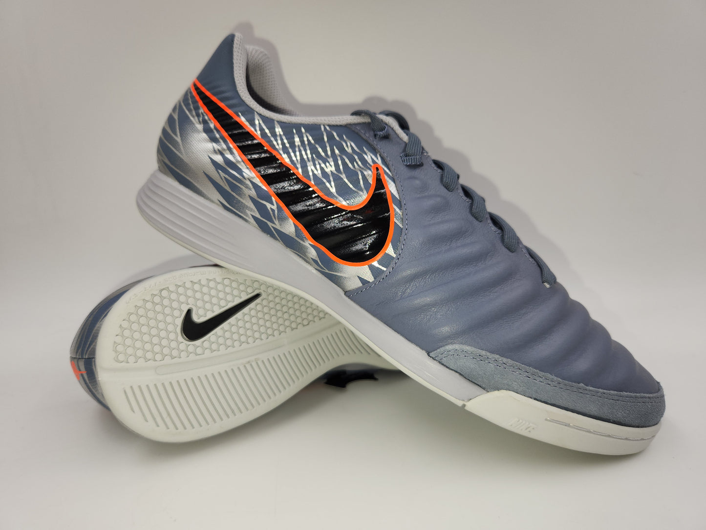 Nike Legend 7 Academy IC Gray White