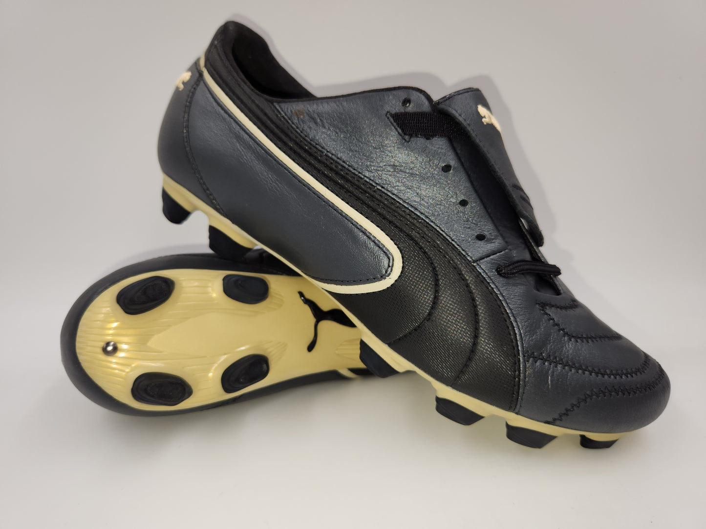 Puma King Exec i FG Black Gold