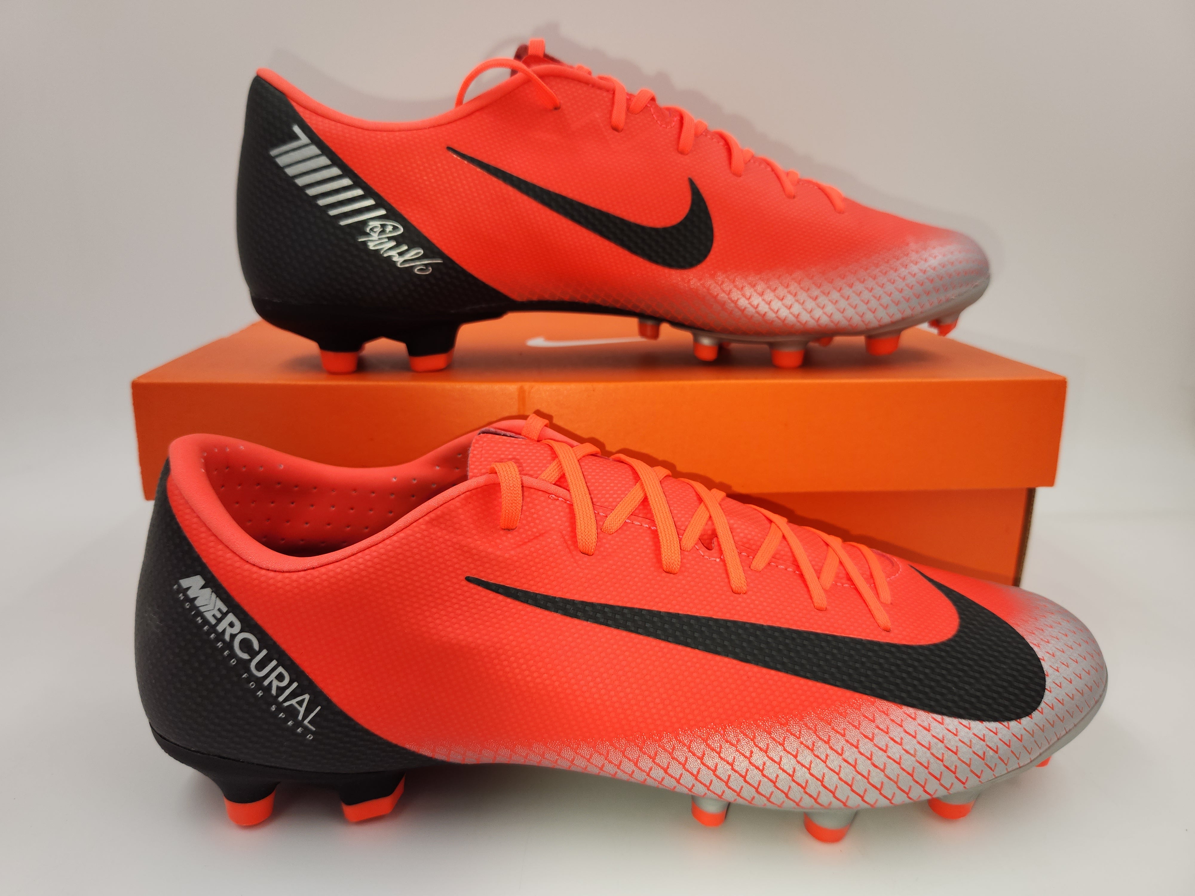 Nike cr7 vapor 12 hotsell