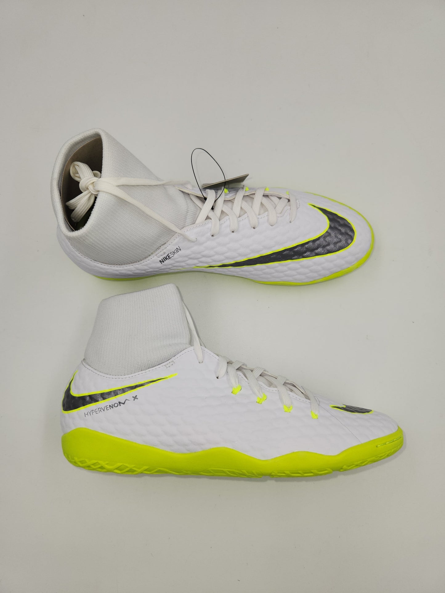 Nike Phantomx 3 Academy DF IC White Yellow