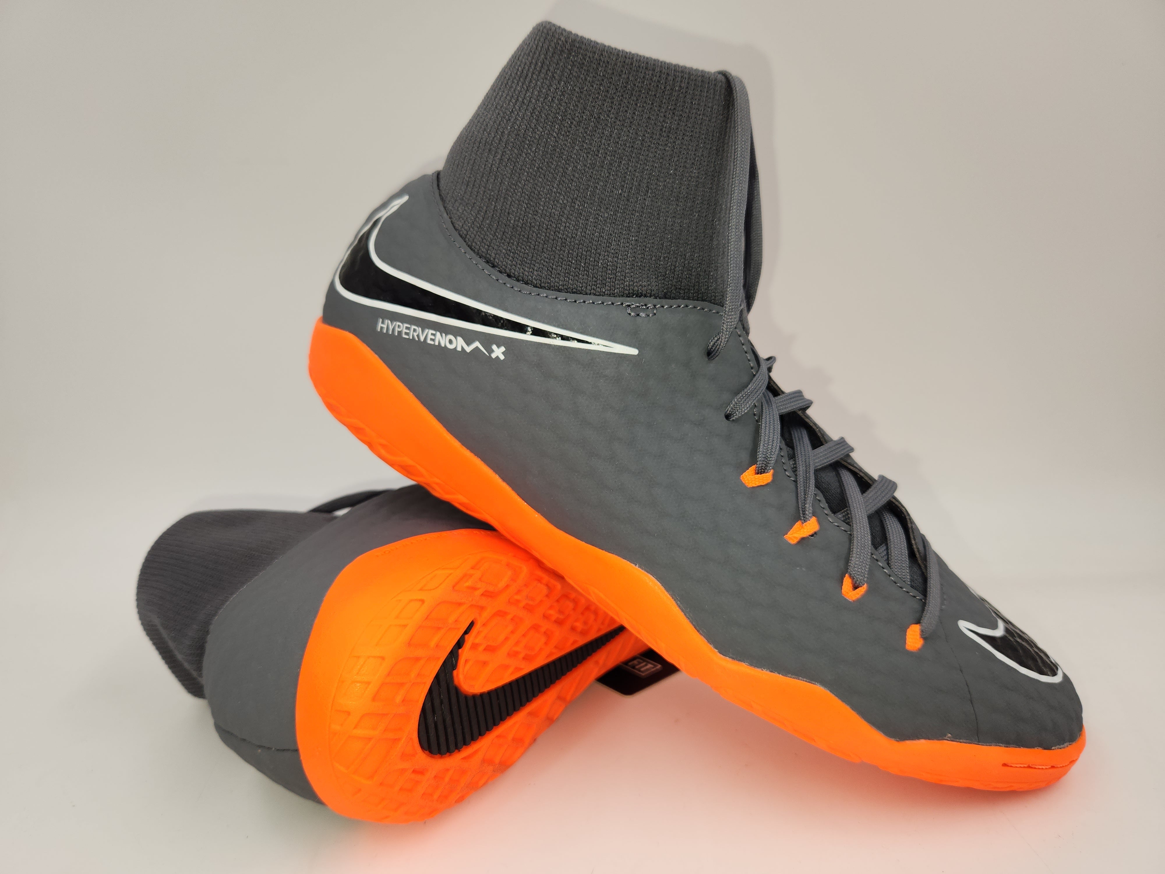 Nike phantomx 3 academy hotsell