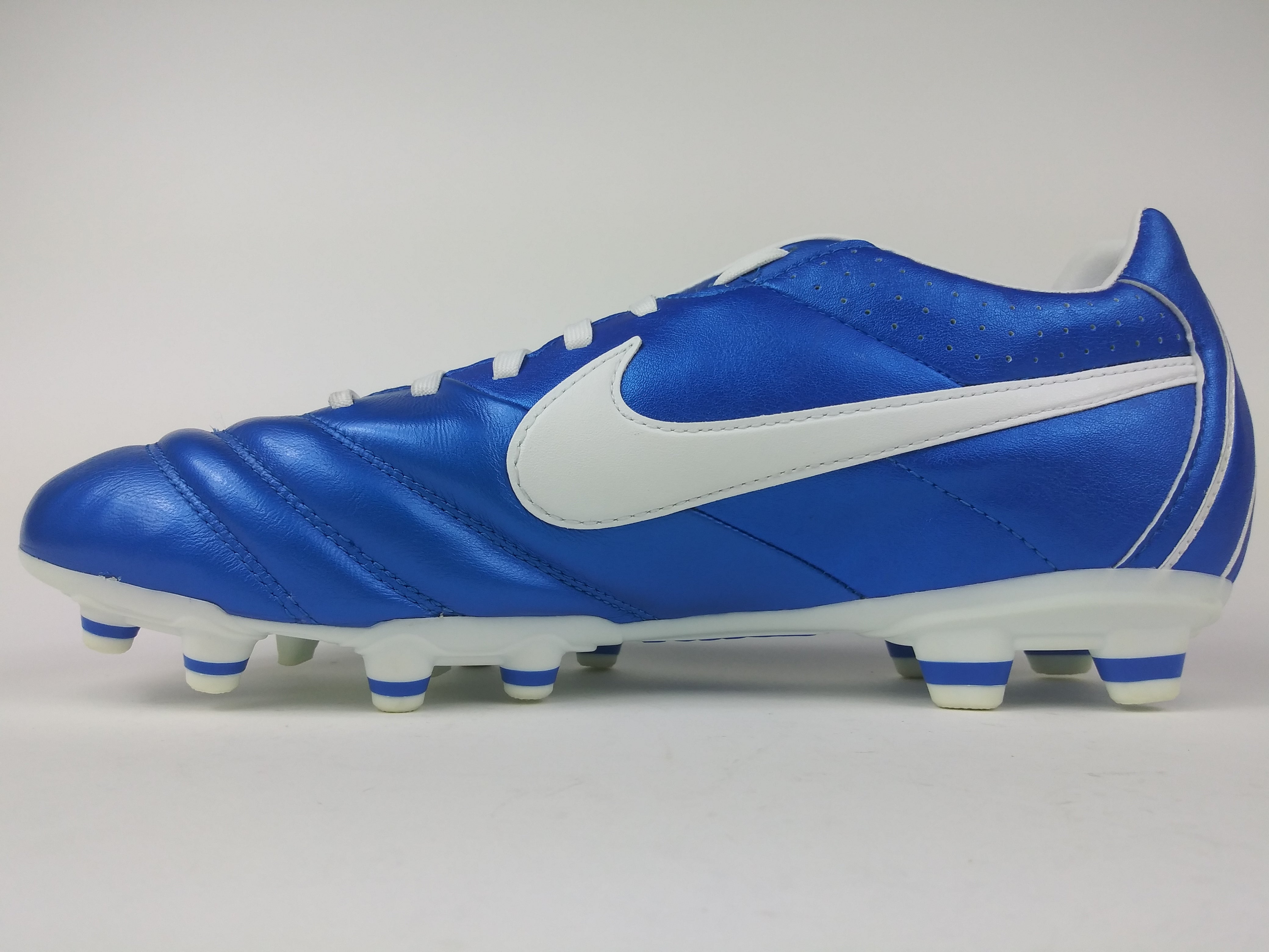 Tiempo blue hotsell and white