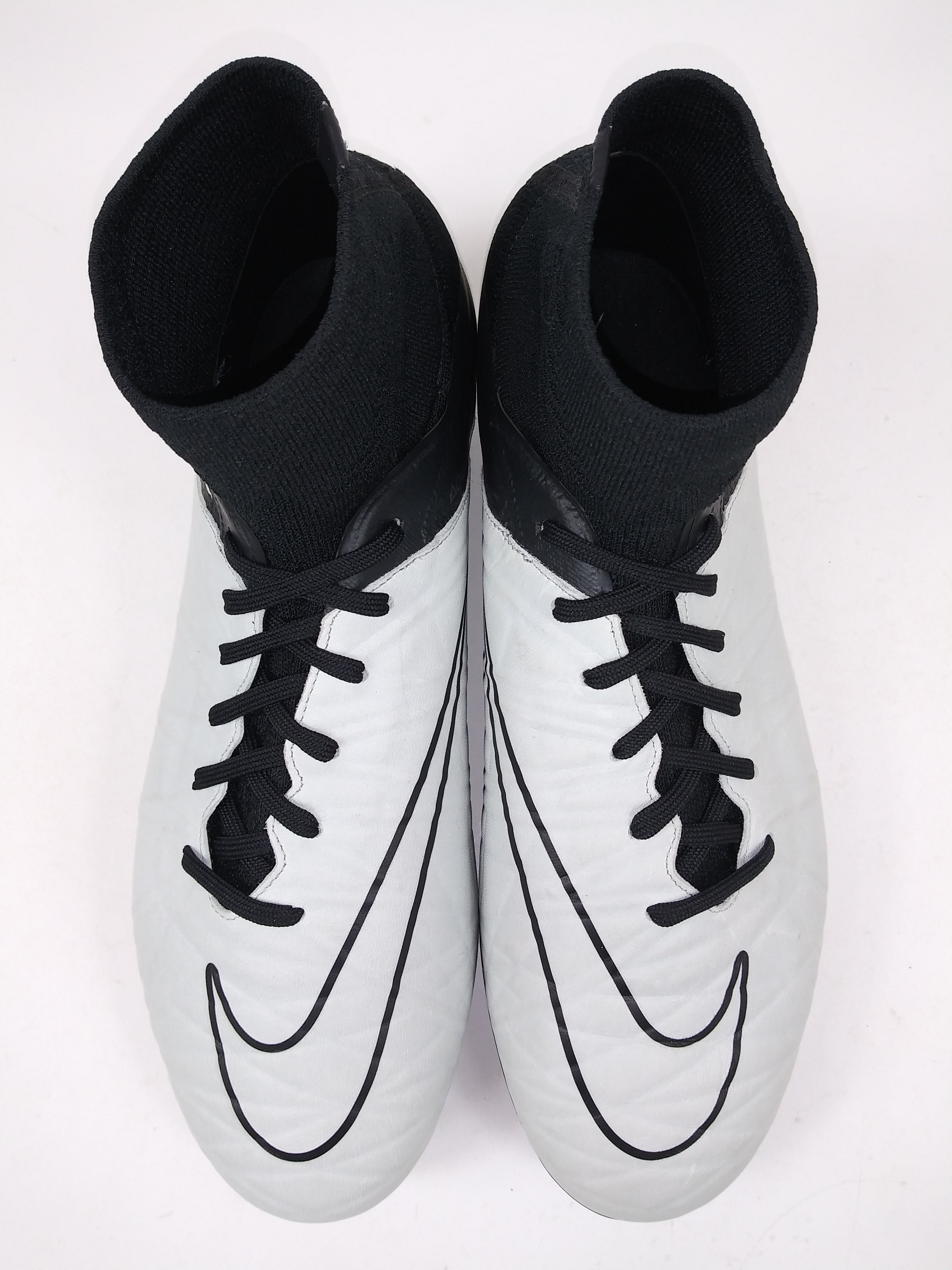 Hypervenom black and on sale white