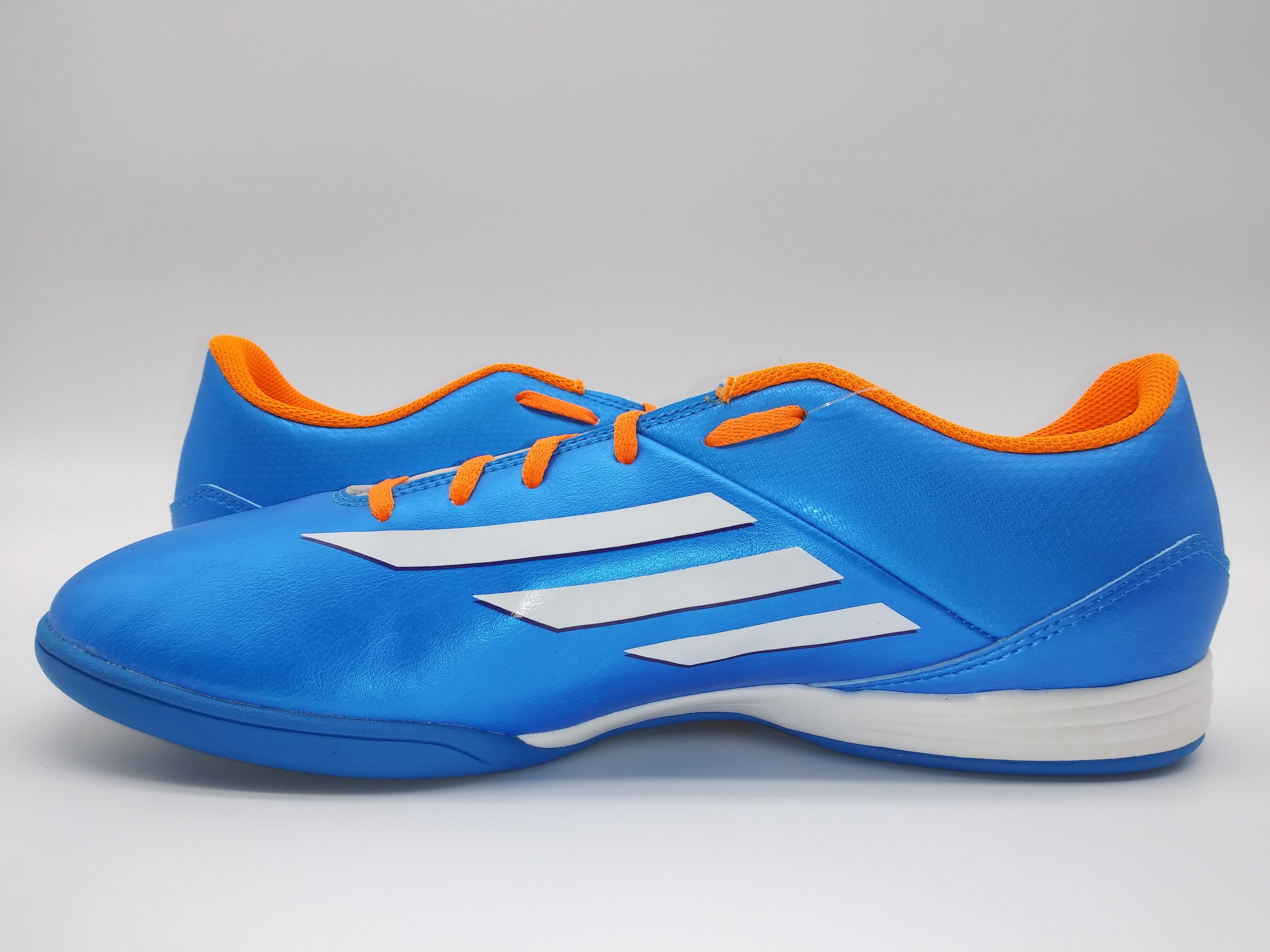 Adidas running shoes hot sale blue and orange