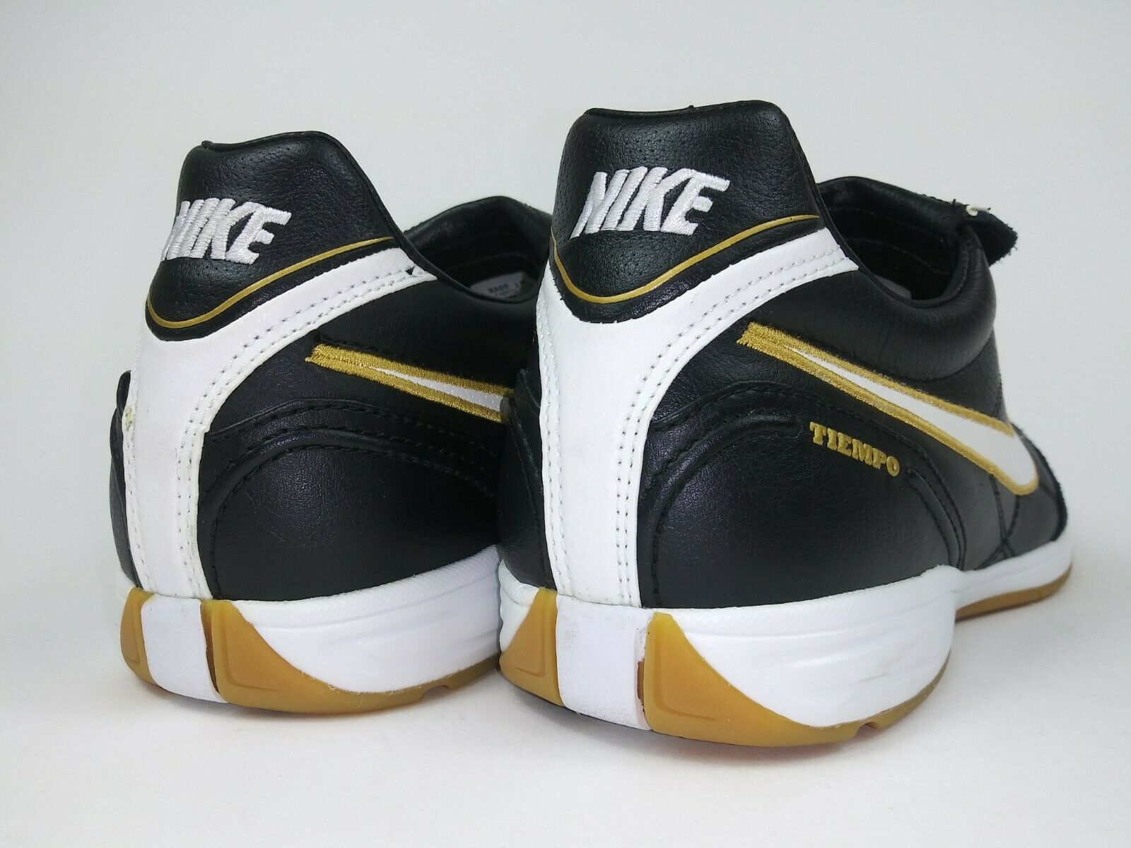 Perpetuo Relativo decidir Nike Tiempo lll IC Indoor Shoes Black Gold – Villegas Footwear