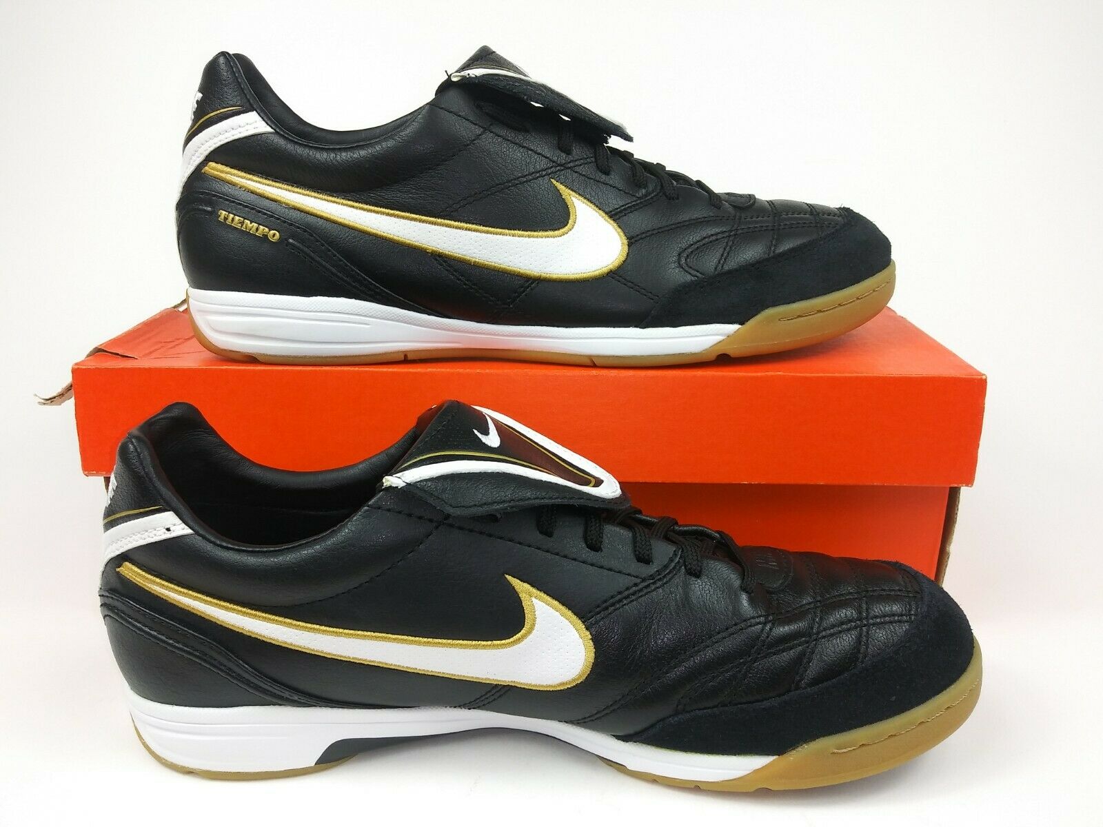 Nike tiempo indoor discount shoes