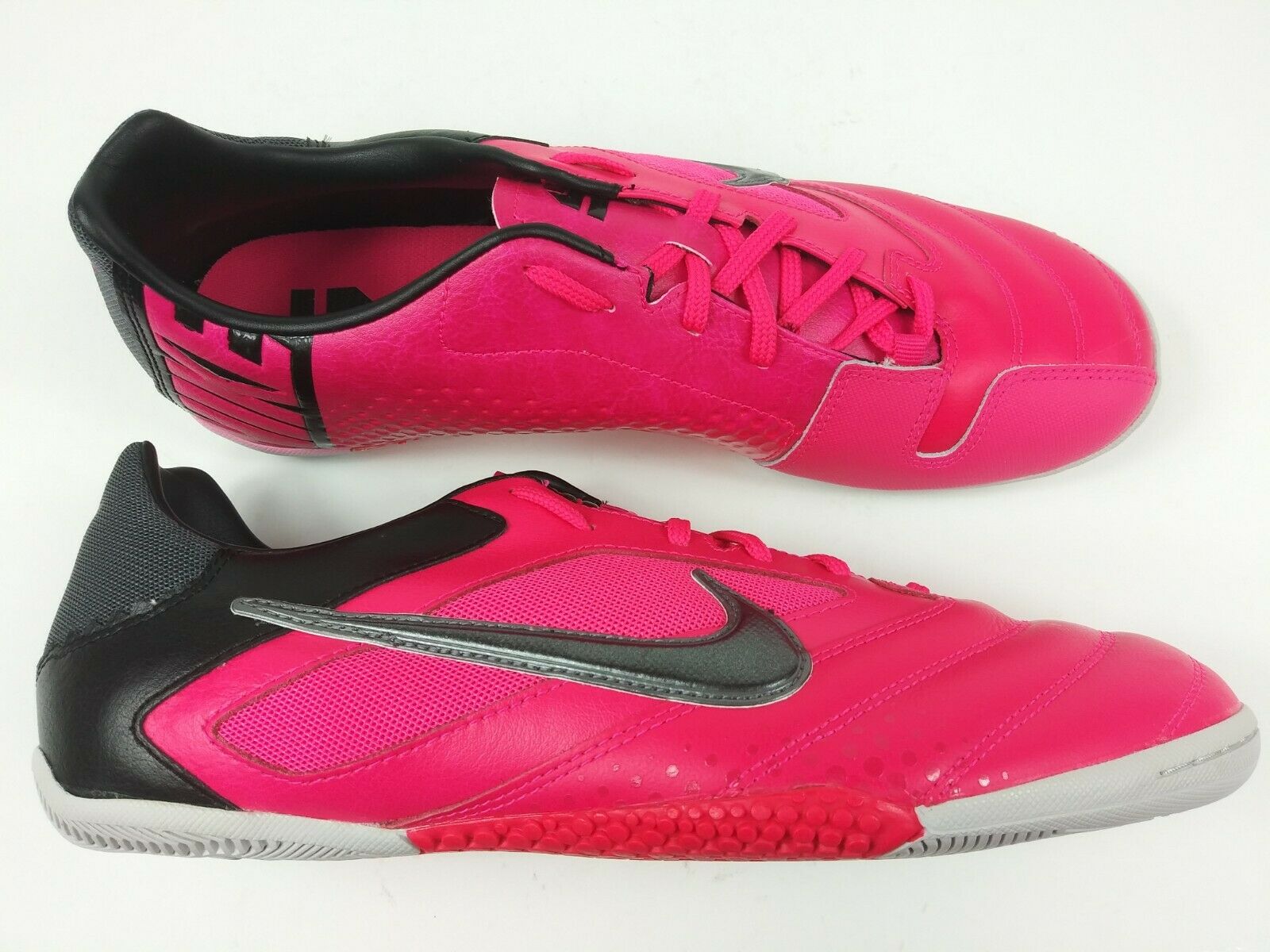 Pink nike indoor online soccer shoes